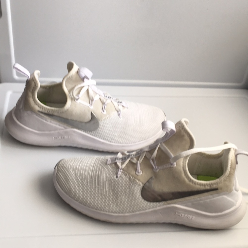 Nike free knitted tubular sock snickers